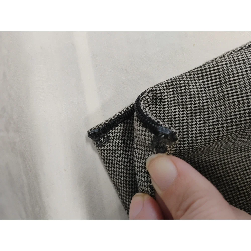 Larry Levine Stretch Womens 10 Houndstooth Black/Gray Pleated Bottom Skirt‎